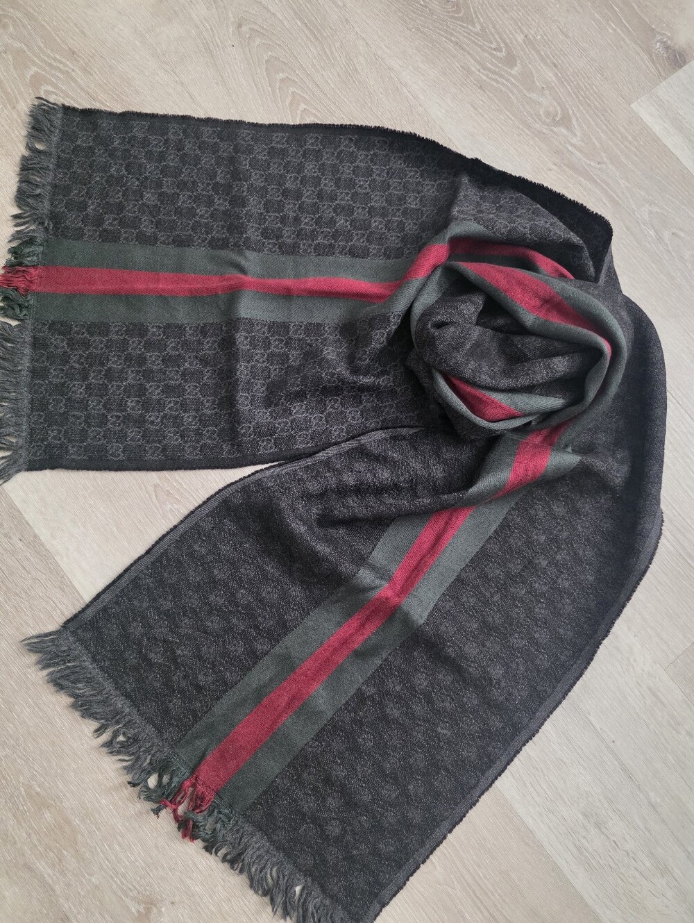 Auth ๐ Gucci GG Supreme Wool Stole โ๏ธ๐ - Picture 3 of 10